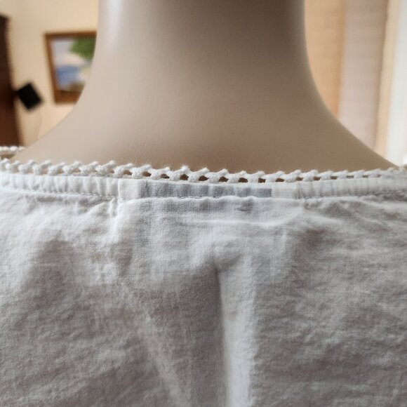 nineTy size L, white 100% cotton, tunic blouse with embroidered trim, v-neck - Picture 5 of 16